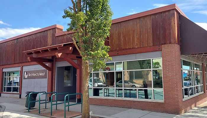 Architects West at 210 East Lakeside